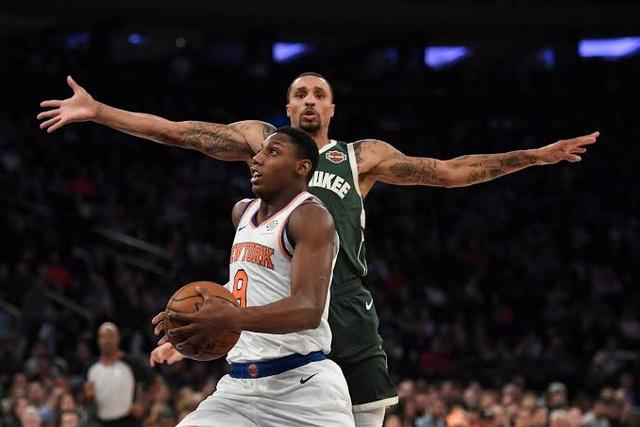 包含公牛逆转雄鹿，乔治·希尔统治全场的词条