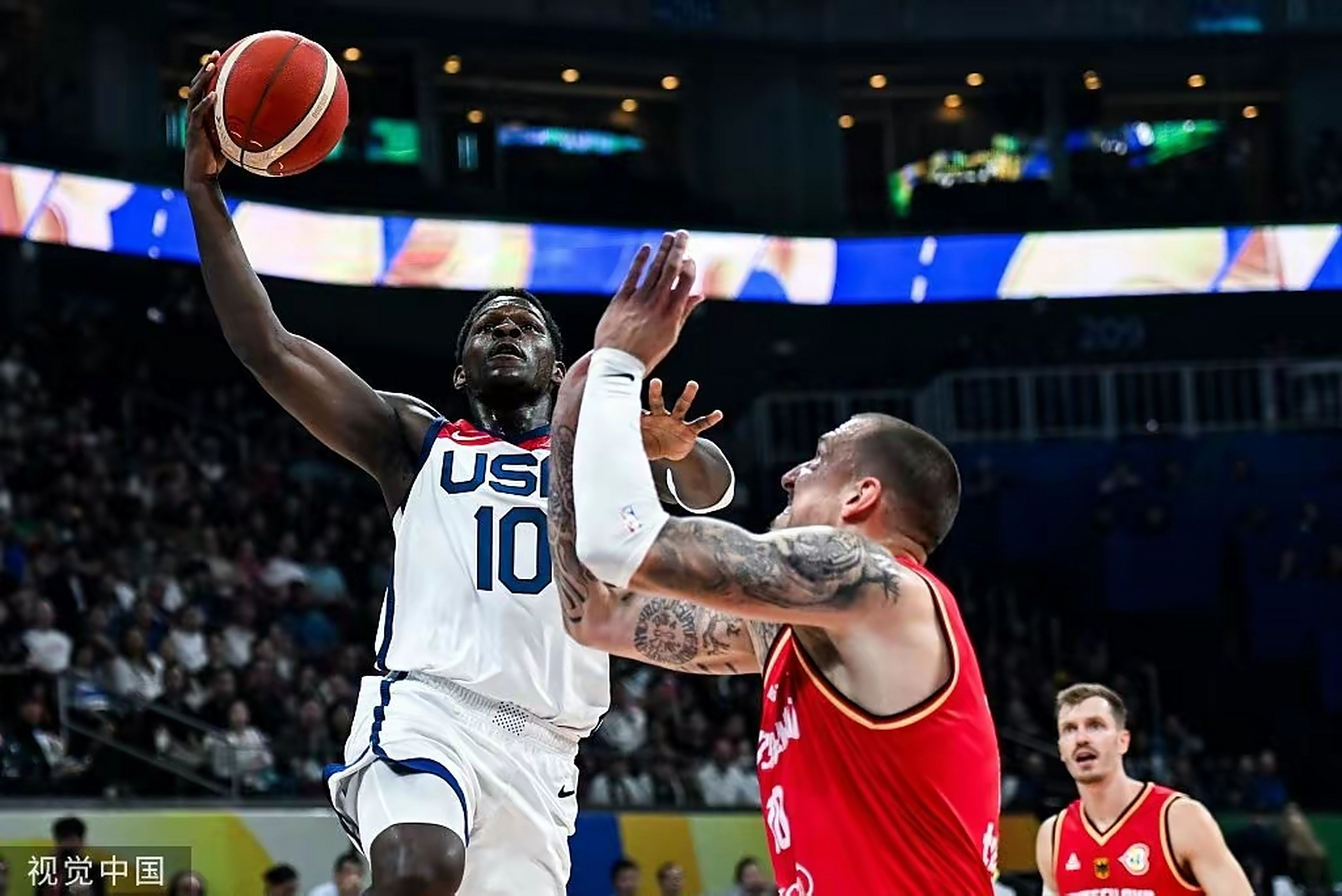 德国队在半决赛中击败俄罗斯队晋级决赛