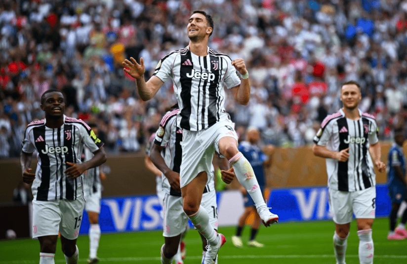 关于尤文图斯门将连扑关键球,稳固球队防线的信息 关于尤文图斯门将连扑关键球,稳固球队防线的信息