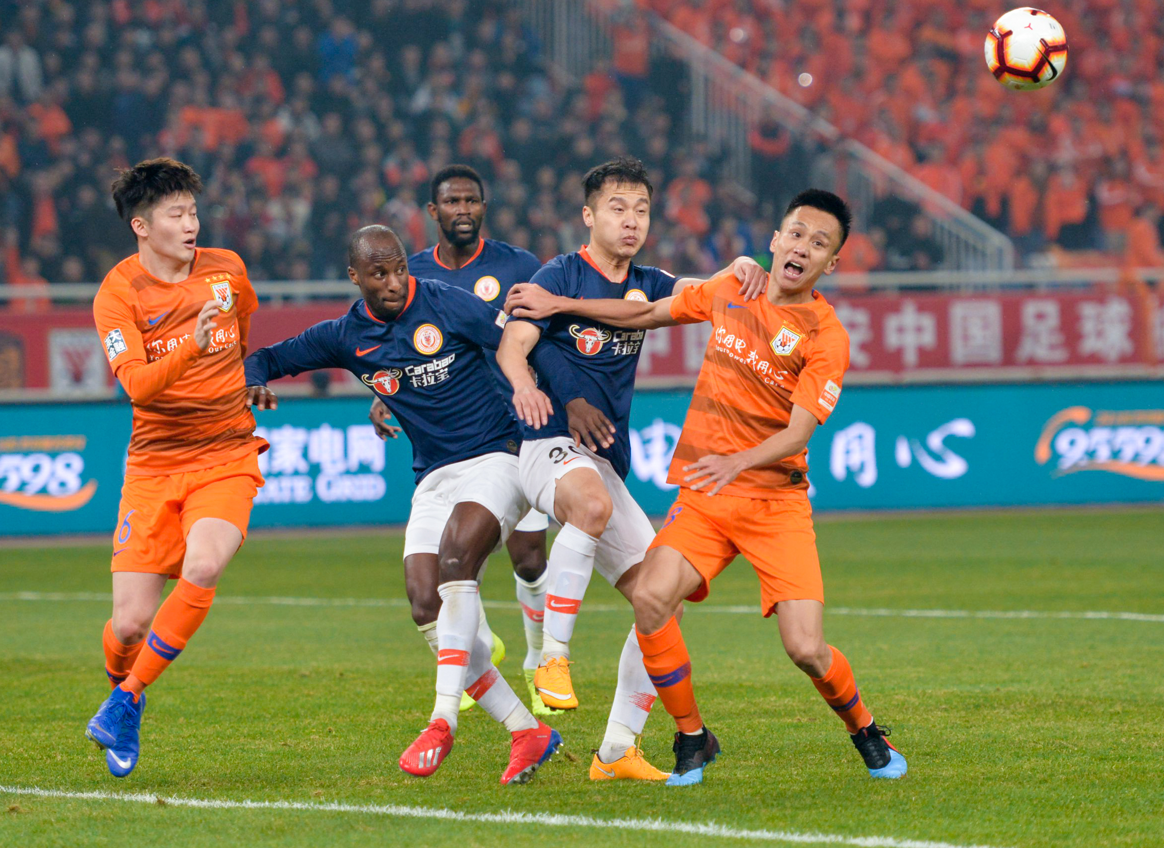 鲁能后卫表现出色，助球队守住胜利