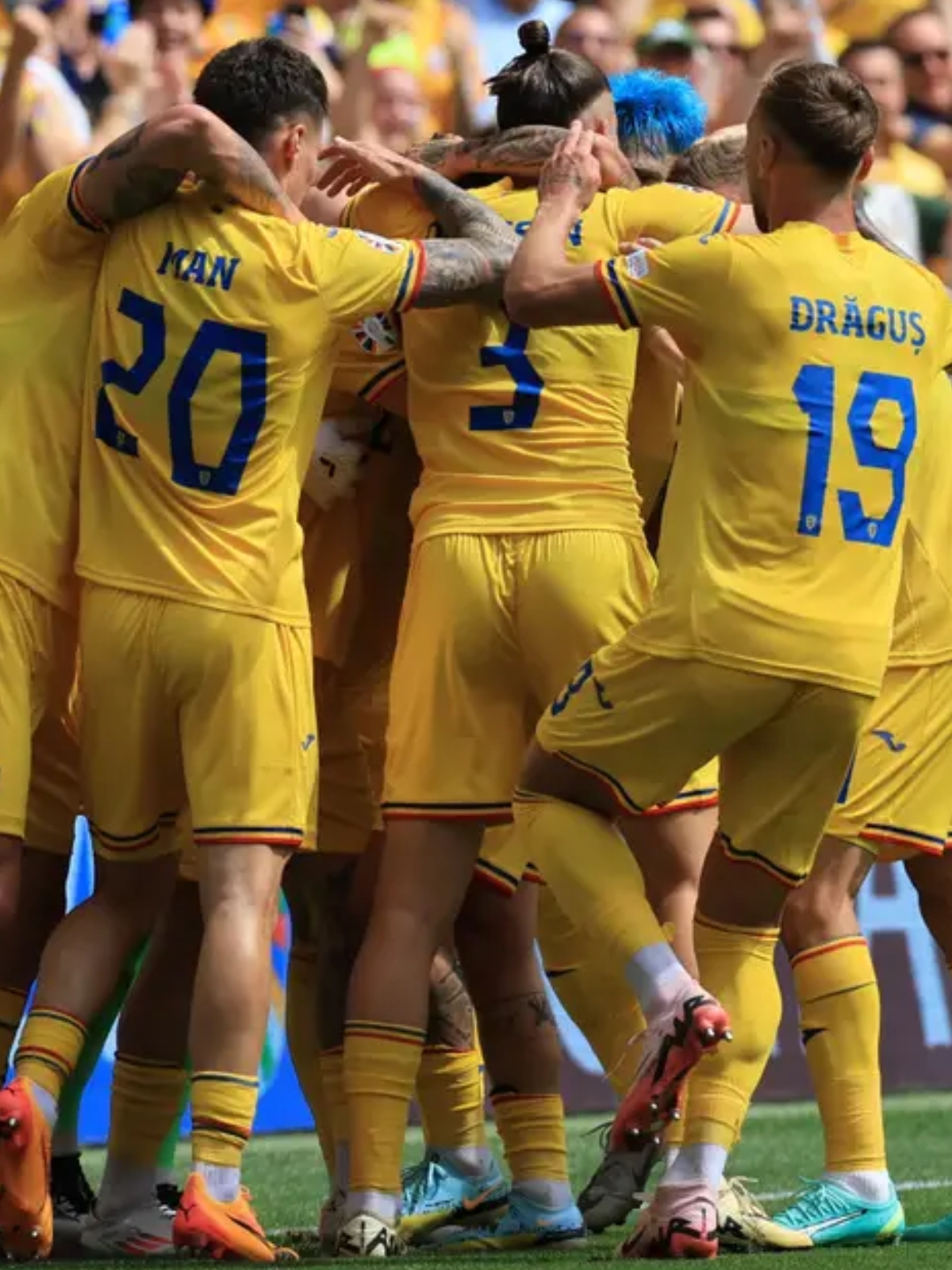 关于欧预赛对战盛况球员拼尽全力求胜的信息