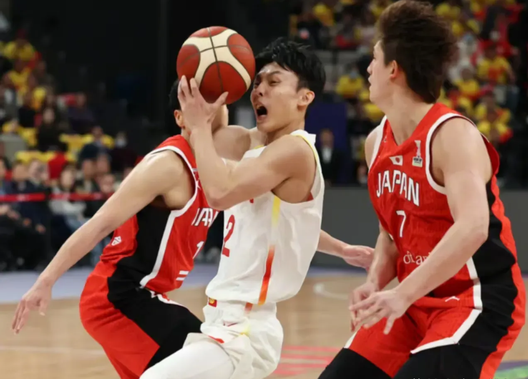 亚洲明星篮球赛精彩登场日本武士队勇夺冠军的简单介绍