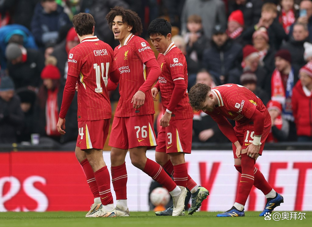包含利物浦后卫连连进球，球队士气高涨的词条