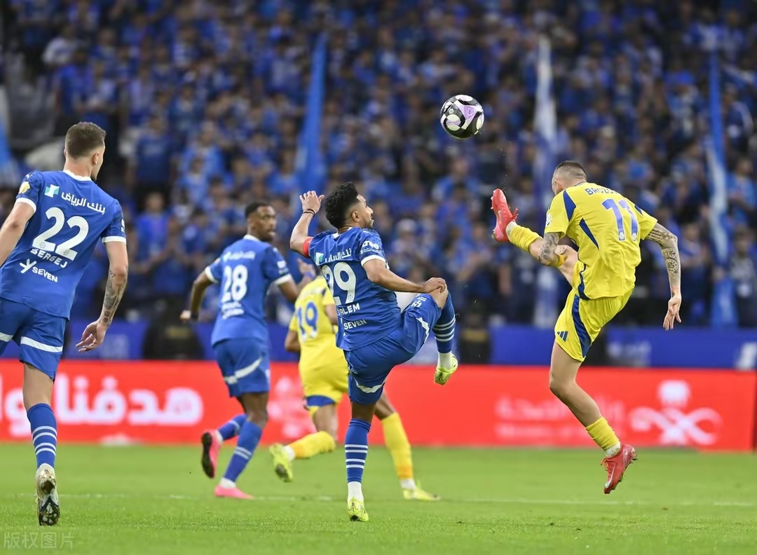 沙尔克客场战平对手取得平局