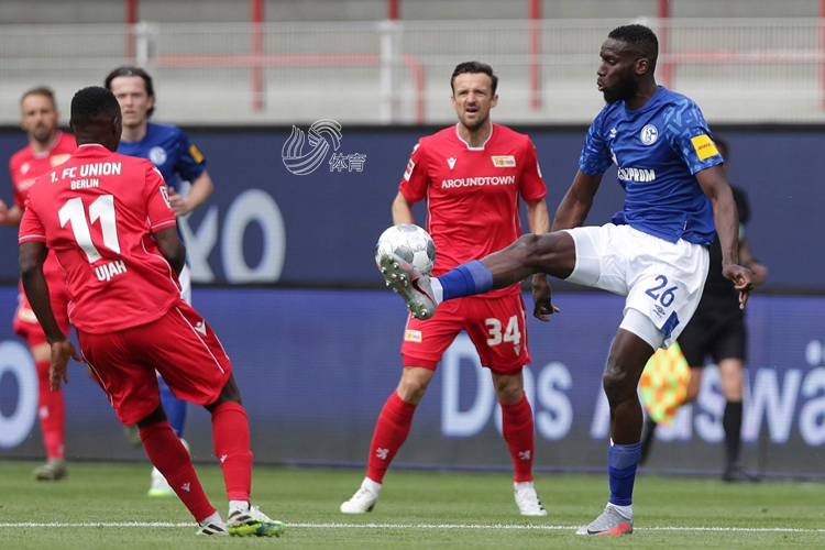 沙尔克客场战平对手取得平局