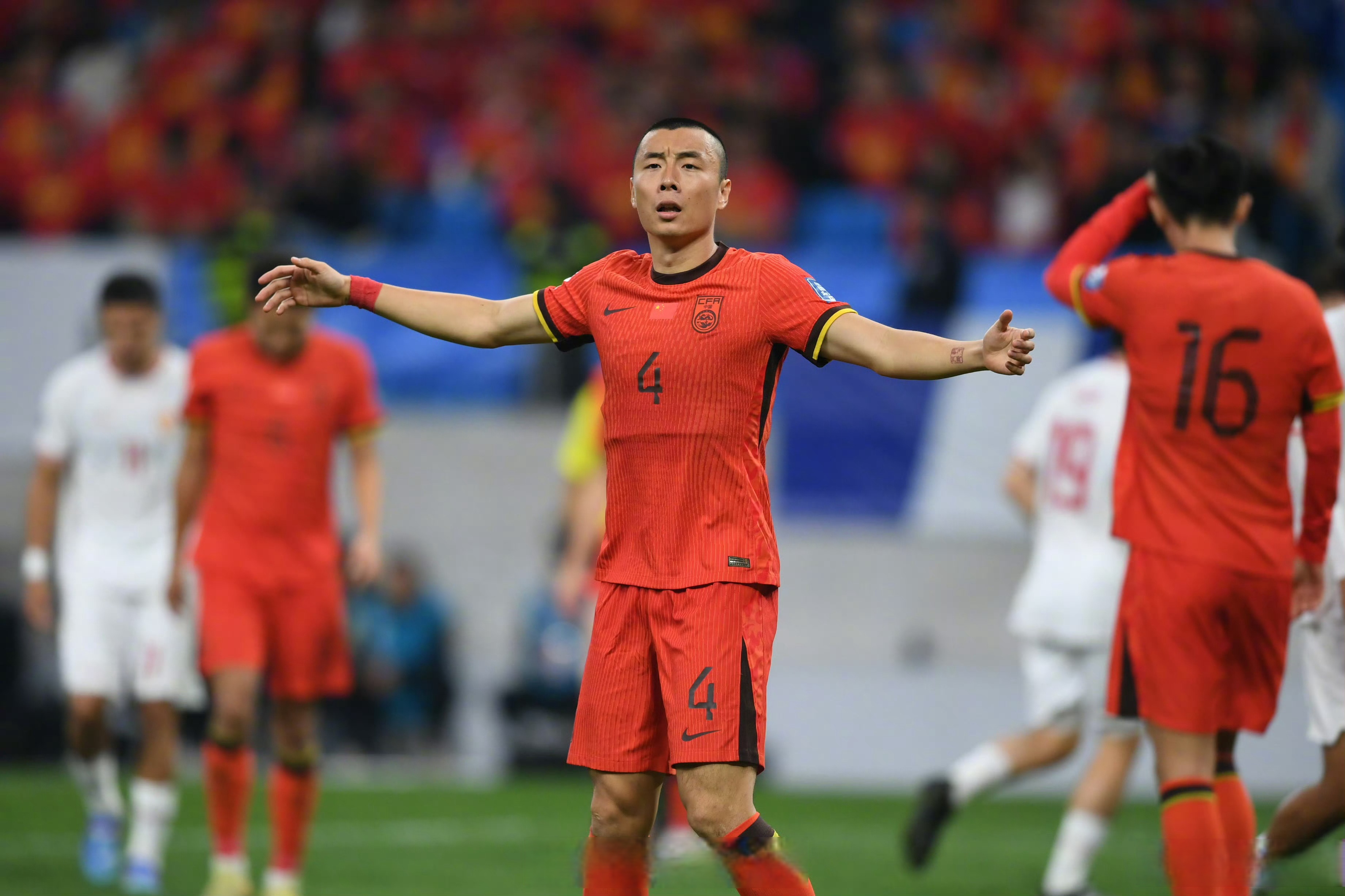 国际足坛中国队崭露头角,备受瞩目 国际足坛中国队崭露头角,备受瞩目