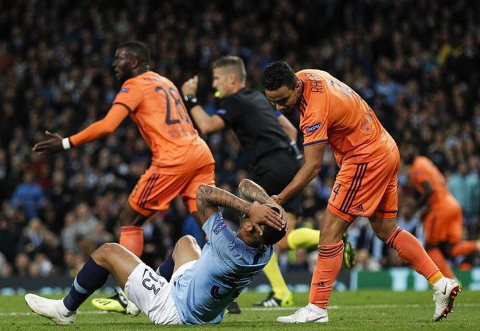 包含狼队主场爆冷不敌维拉,遭遇后阵沉重打击的词条 包含狼队主场爆冷不敌维拉,遭遇后阵沉重打击的词条