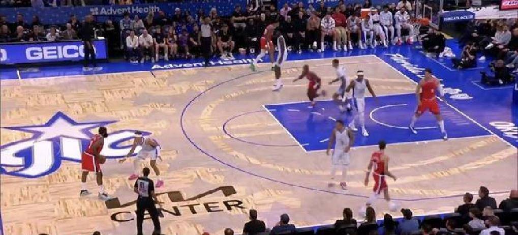 猛龙不敌黄蜂，主场遭遇惨败