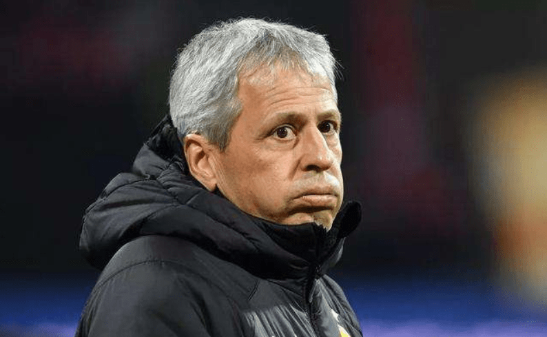 包含多特蒙德主教练改变战术，赢得信任的词条