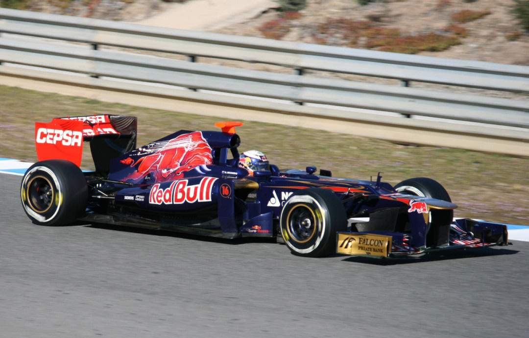 包含哈斯车队险胜红牛车队，诺里斯高光表现的词条