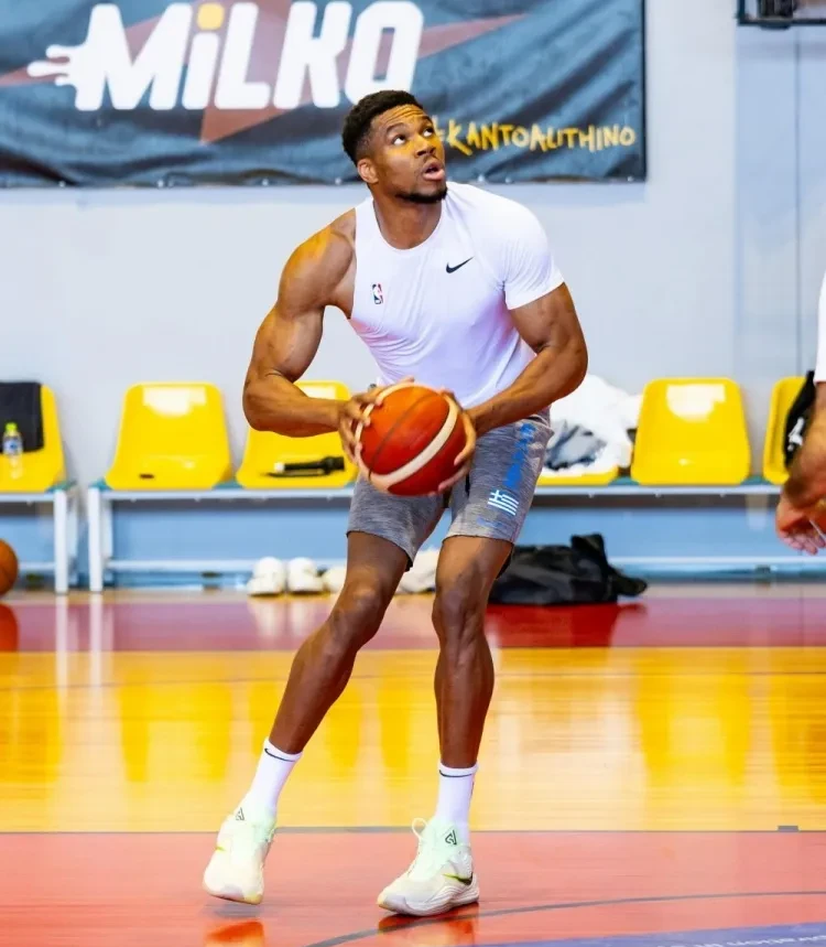 福建队碾压江苏队，约基奇扛起全队