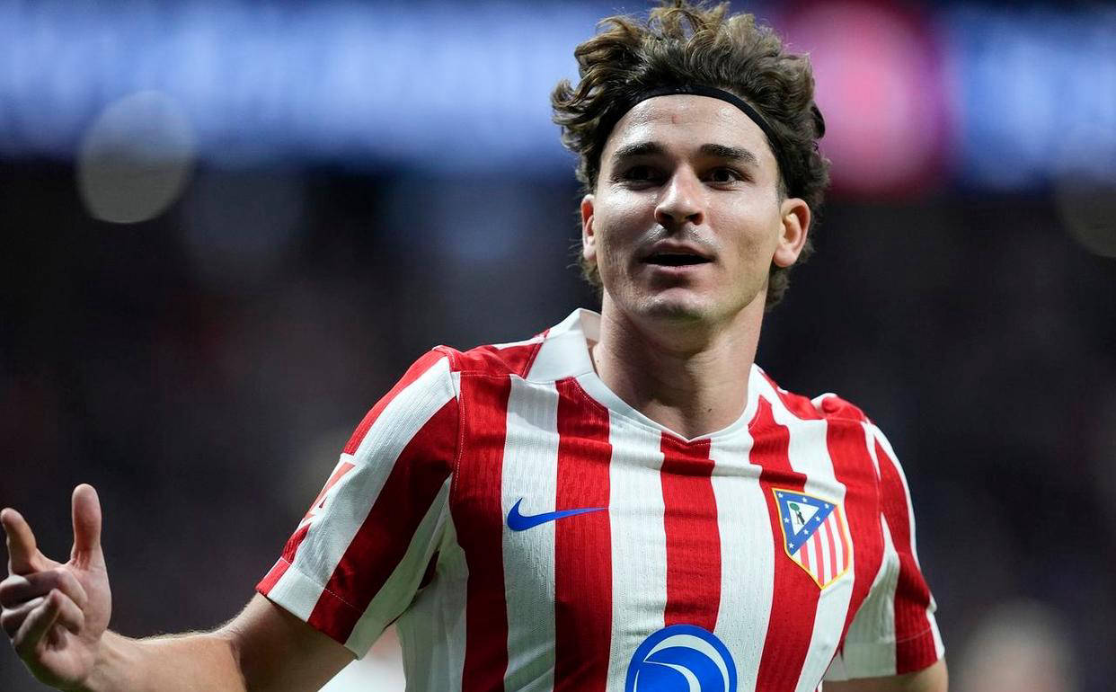 包含乌拉圭横扫哥伦比亚，阿尔瓦雷斯刷新纪录的词条