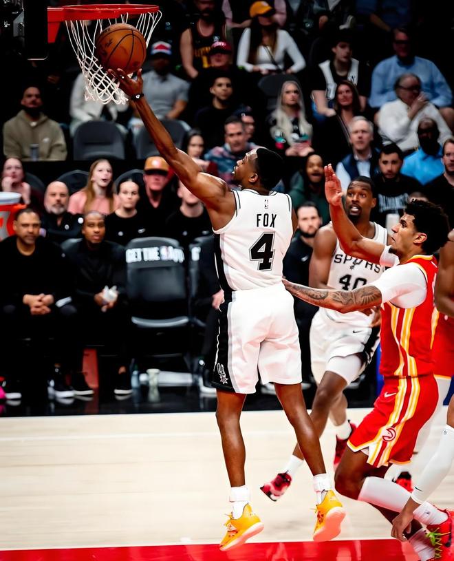 关于热火逆转马刺，福克斯刷新纪录的信息